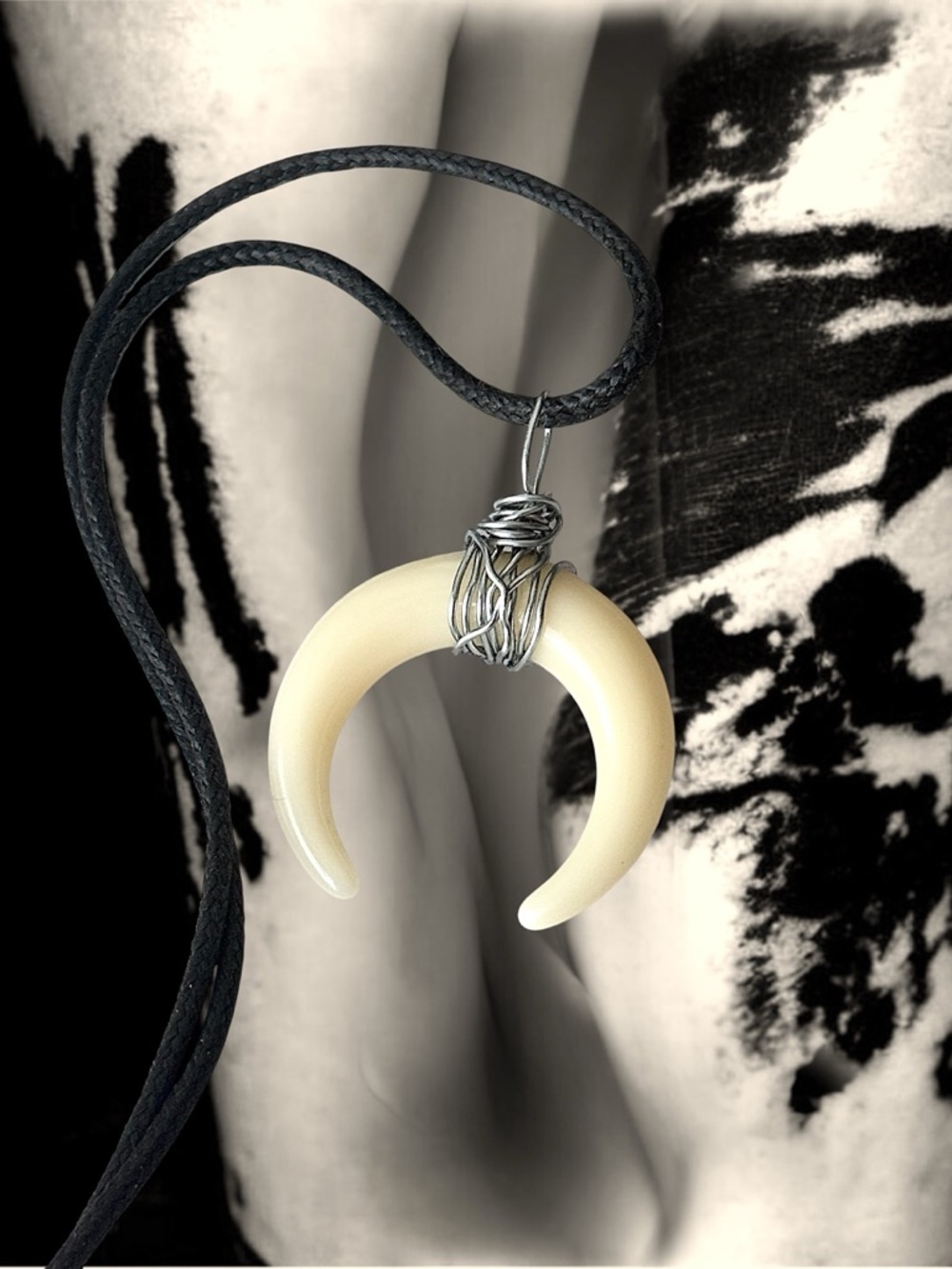 5 For $25💫Bull’s Horn Pendant